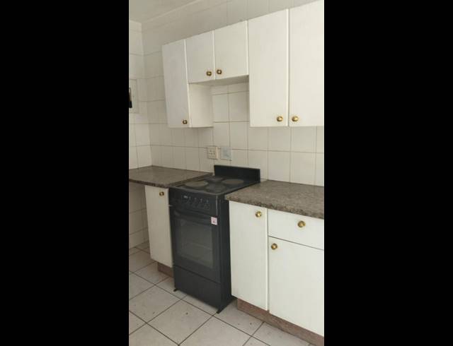 2 BEDROOM APARTMENT FOR SALE IN ROODEPOORT WEST